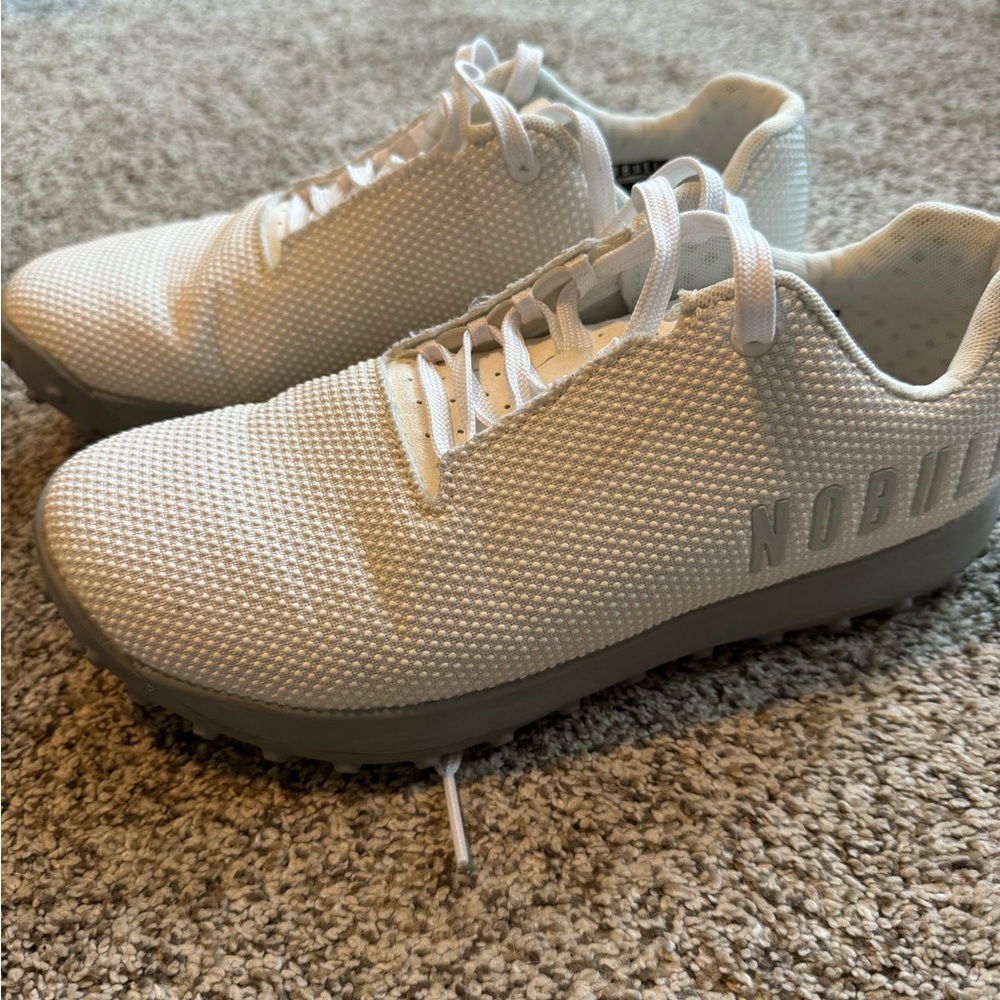 No Bull Turf Trainers, Arctic White w Grey Sole, sz 7.5 men’s; 9 women's